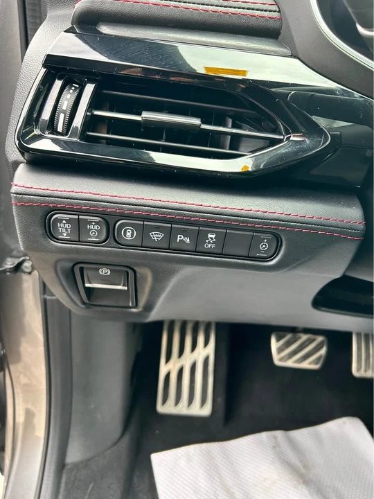 2023 Acura MDX 4th Gen - Image 10 of 12