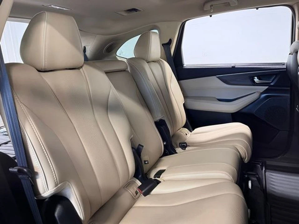 2023 Acura MDX 4th Gen - Image 12 of 20