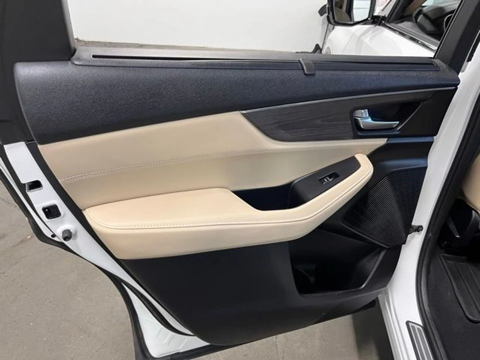 2023 Acura MDX 4th Gen - Image 18 of 20