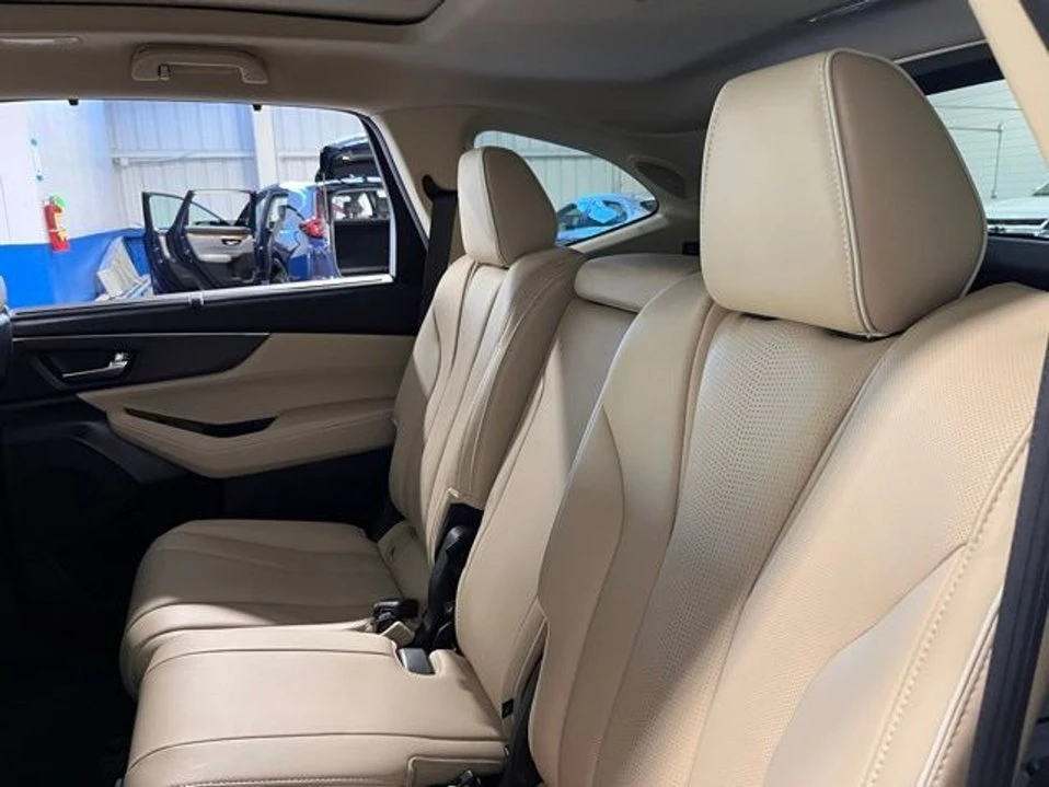 2023 Acura MDX 4th Gen - Image 17 of 20
