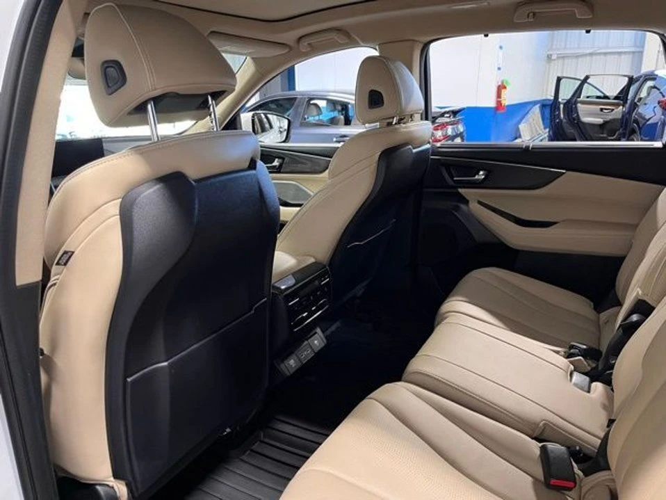 2023 Acura MDX 4th Gen - Image 16 of 20