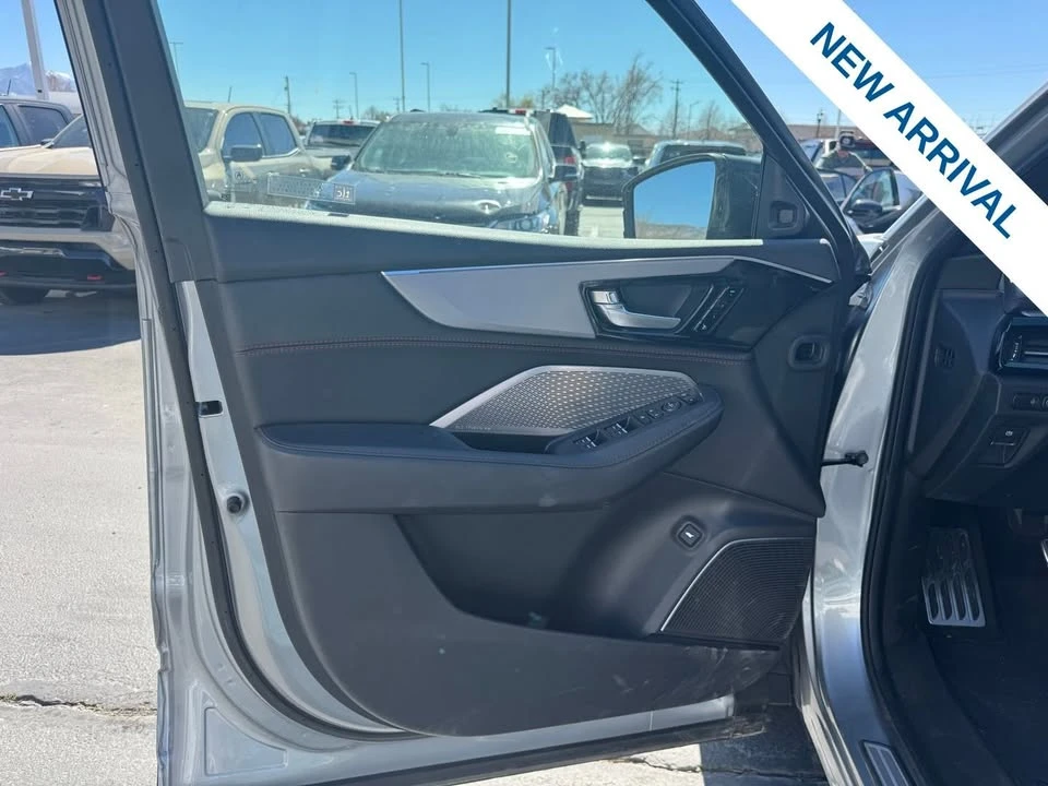 2023 Acura MDX 4th Gen - Image 18 of 20