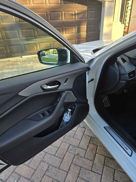 2023 Acura MDX 4th Gen - Image 9 of 18