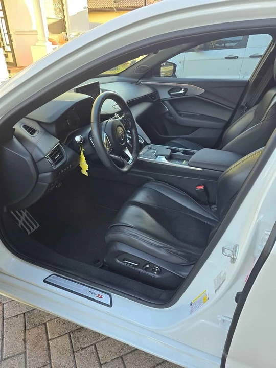 2023 Acura MDX 4th Gen - Image 8 of 18