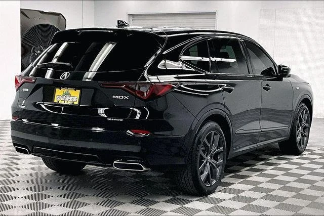 2023 Acura MDX 4th Gen - Image 13 of 20