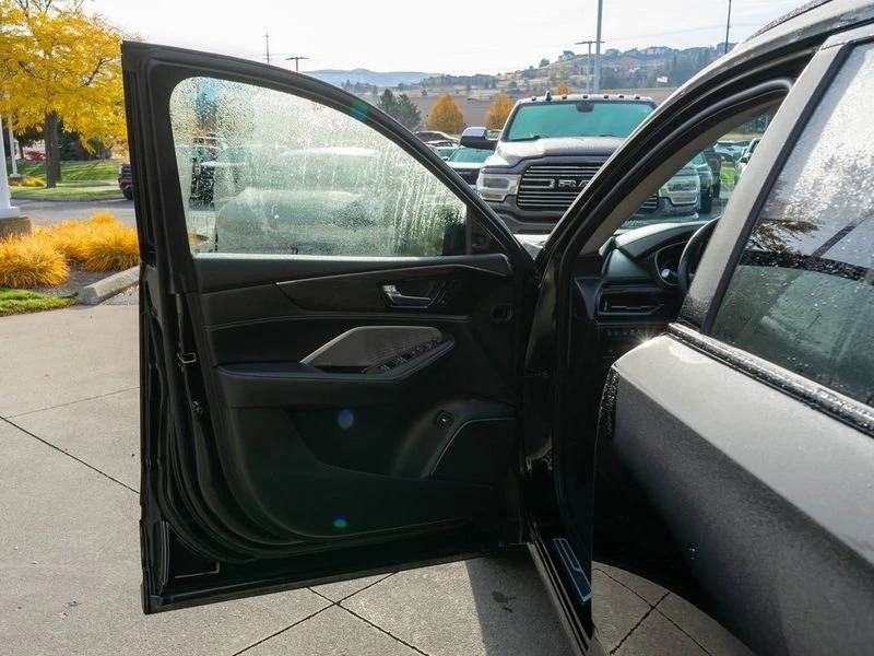 2023 Acura MDX 4th Gen - Image 17 of 18