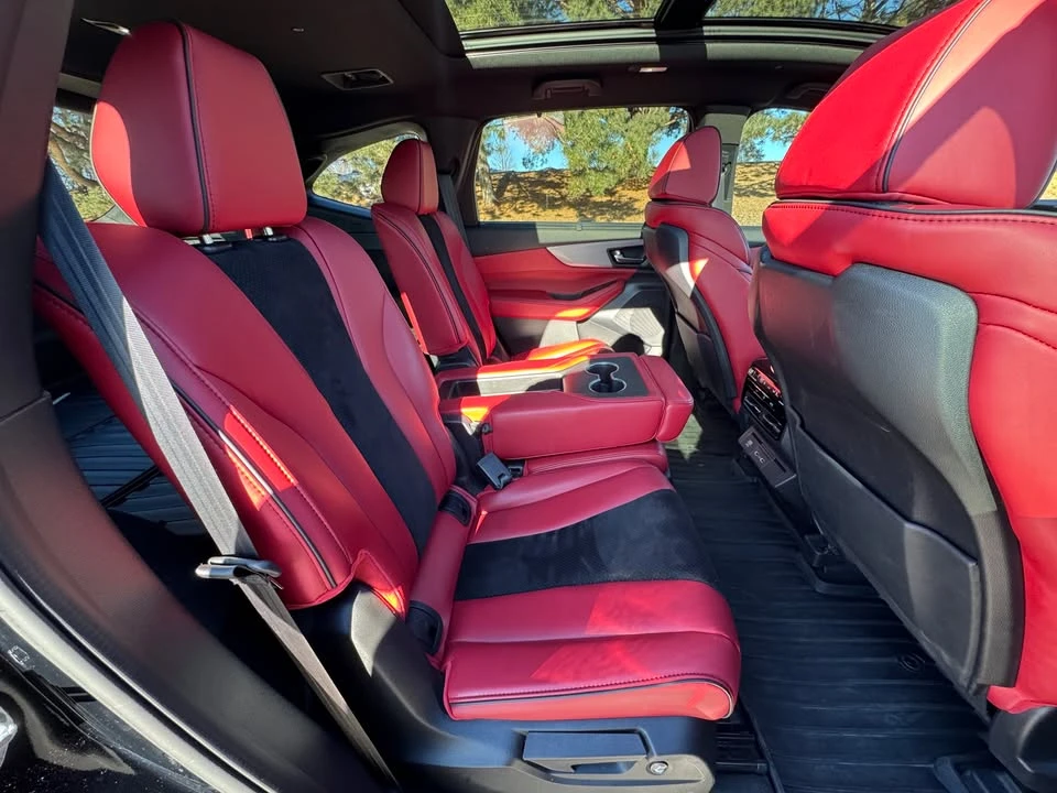 2023 Acura MDX 4th Gen - Image 11 of 20
