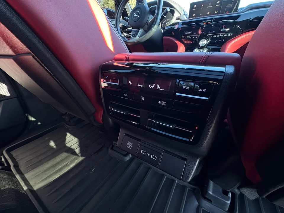 2023 Acura MDX 4th Gen - Image 12 of 20