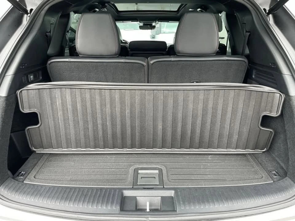 2023 Acura MDX 4th Gen - Image 12 of 15