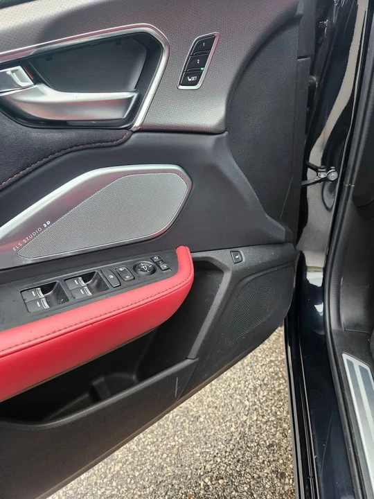 2023 Acura RDX 3rd Gen - Image 10 of 17