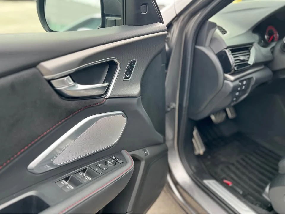 2023 Acura RDX 3rd Gen - Image 16 of 17