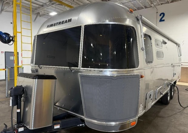 2023 Airstream - Image 2 of 7