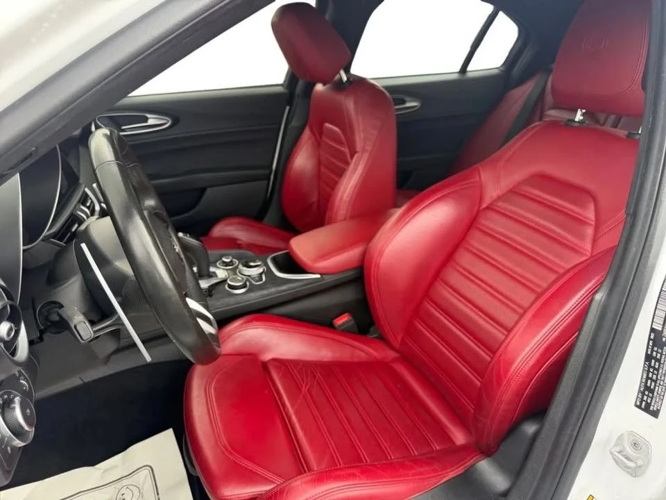 2023 Alfa Romeo Giulia - Image 10 of 20