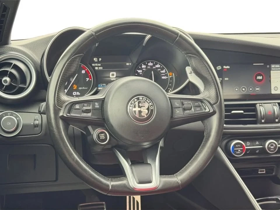 2023 Alfa Romeo Giulia - Image 13 of 20