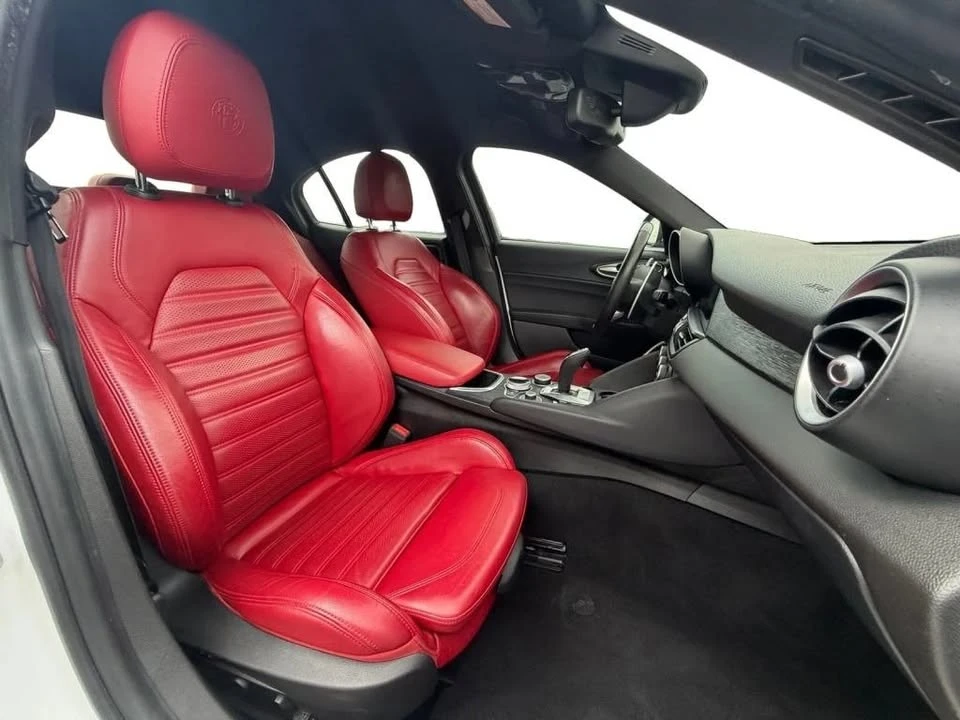 2023 Alfa Romeo Giulia - Image 16 of 20