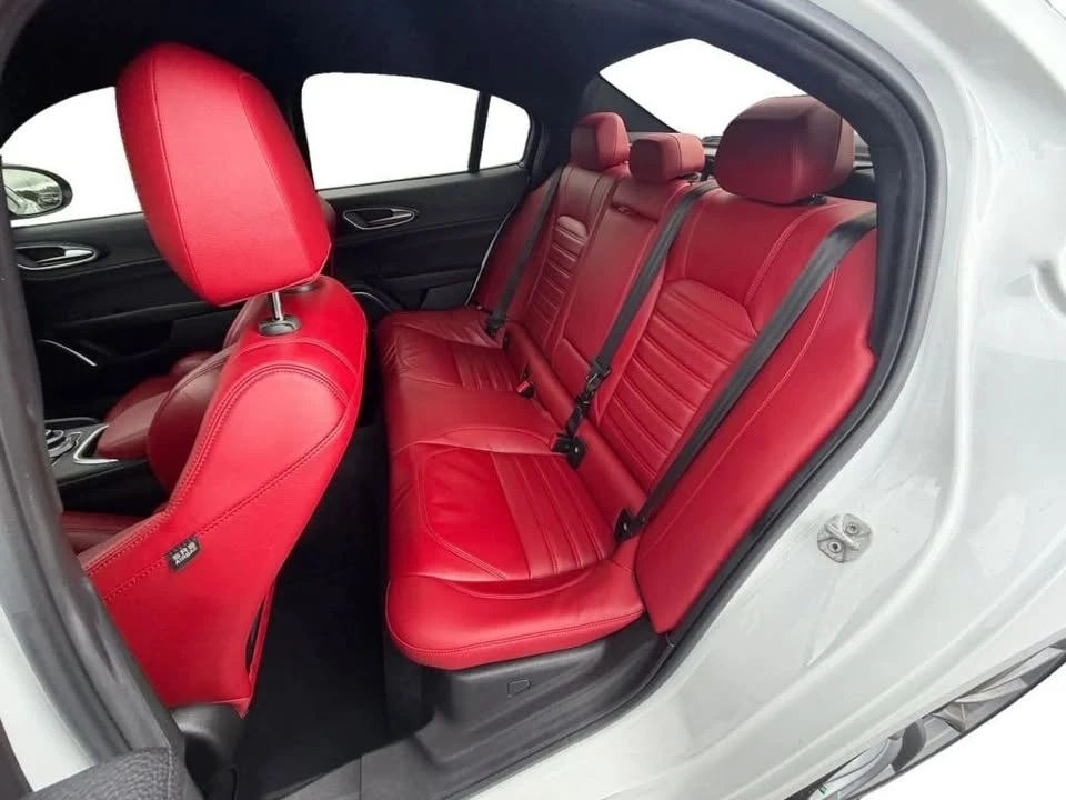 2023 Alfa Romeo Giulia - Image 15 of 20