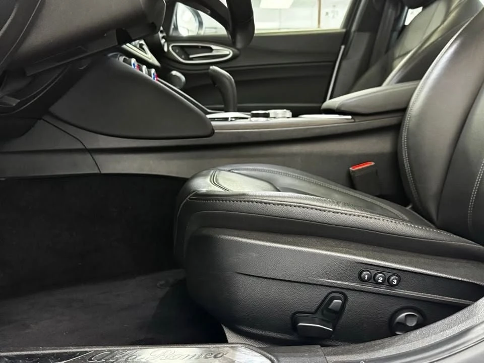 2023 Alfa Romeo Giulia - Image 7 of 16