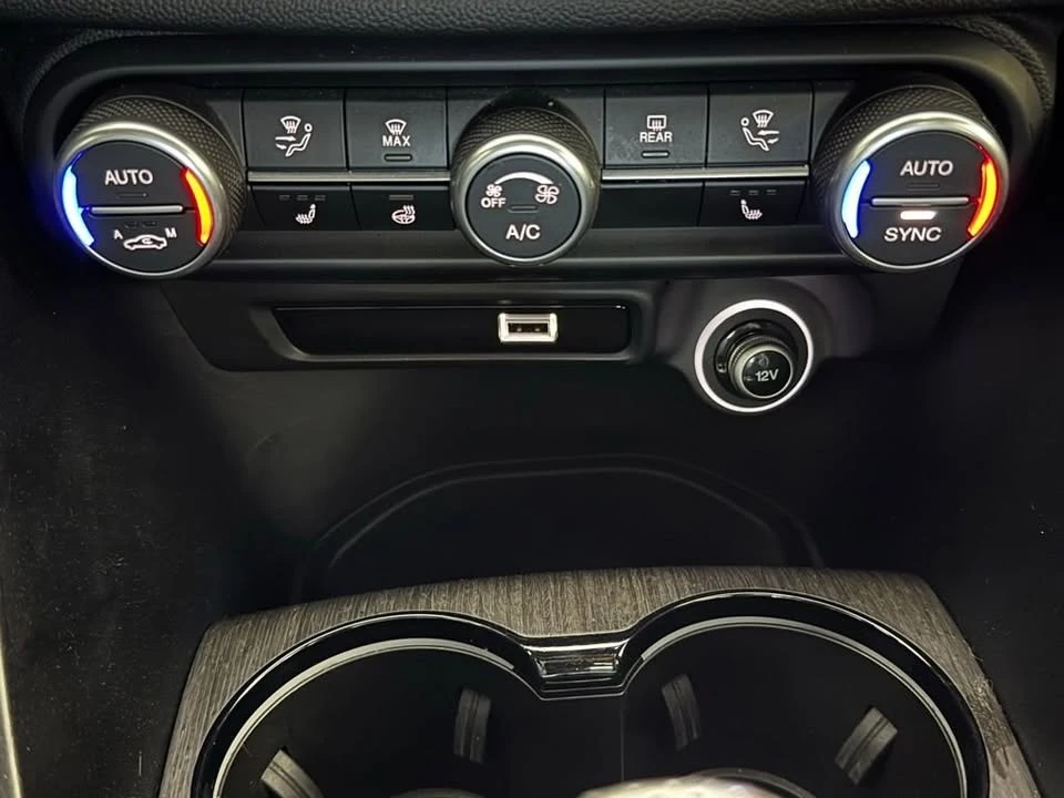 2023 Alfa Romeo Giulia - Image 15 of 16