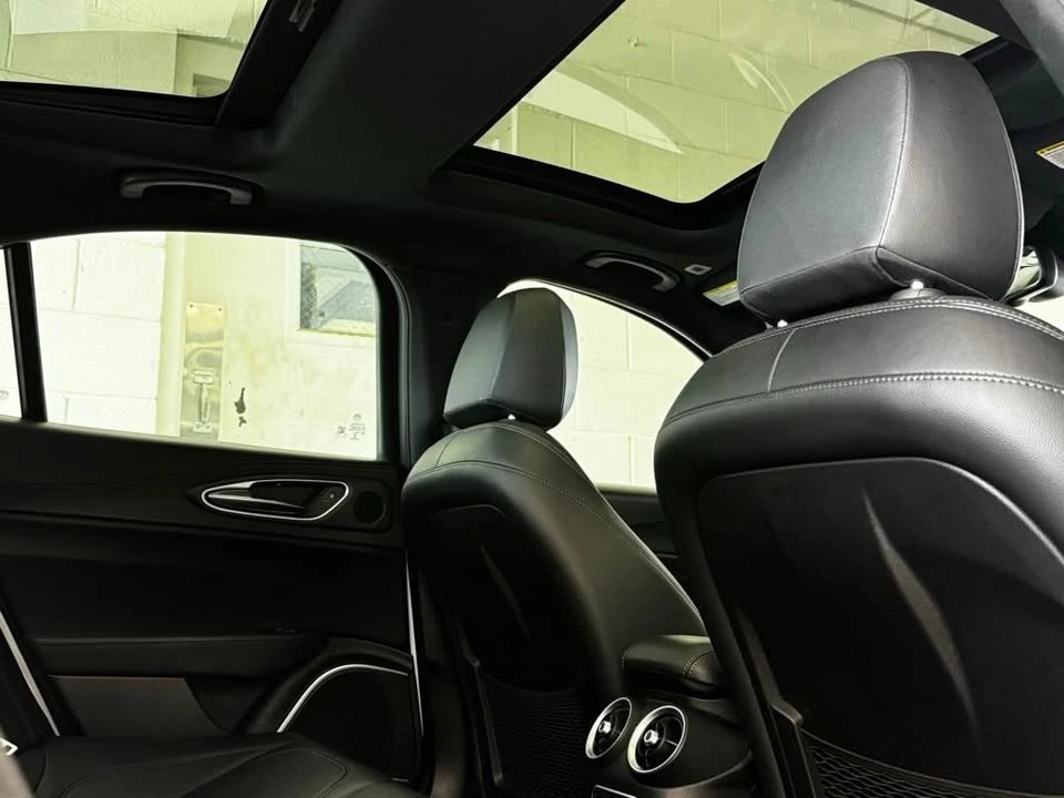 2023 Alfa Romeo Giulia - Image 5 of 16