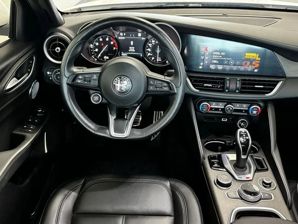 2023 Alfa Romeo Giulia - Image 8 of 16