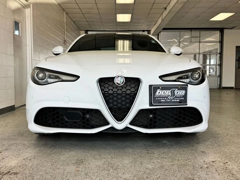 2023 Alfa Romeo Giulia - Image 2 of 16