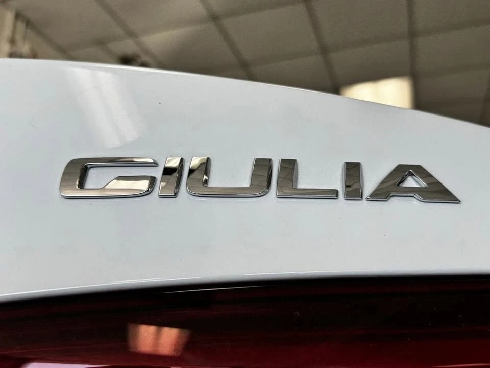 2023 Alfa Romeo Giulia - Image 6 of 16