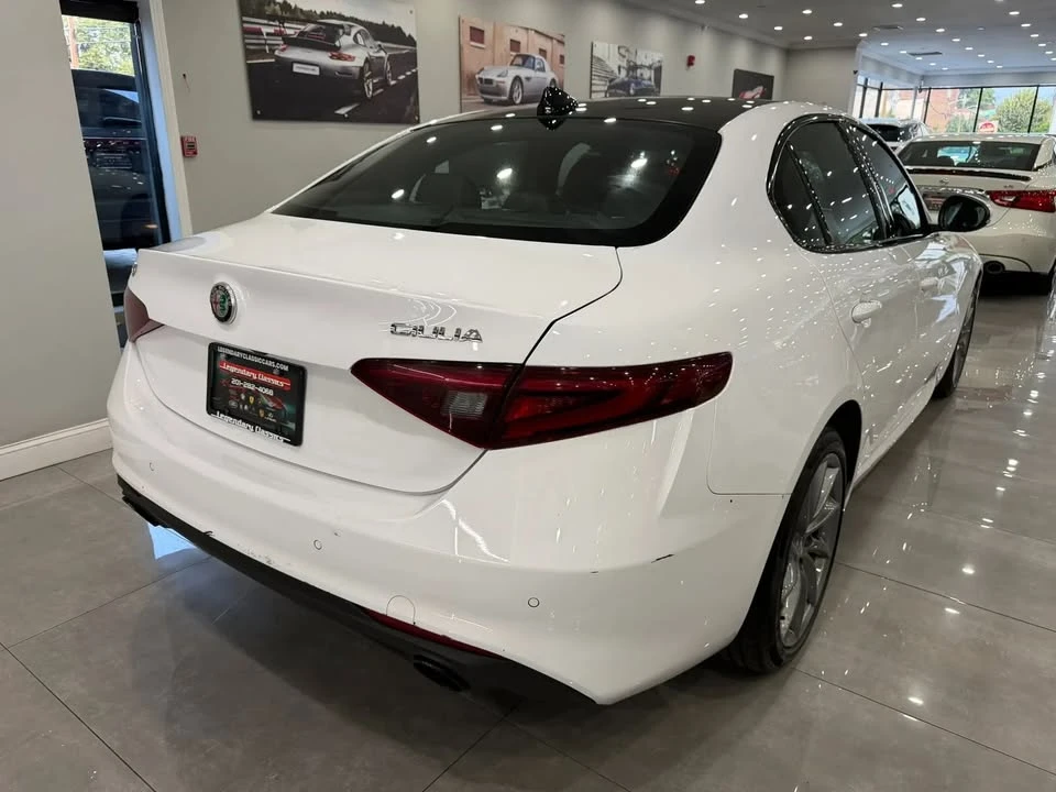 2023 Alfa Romeo Giulia - Image 5 of 20