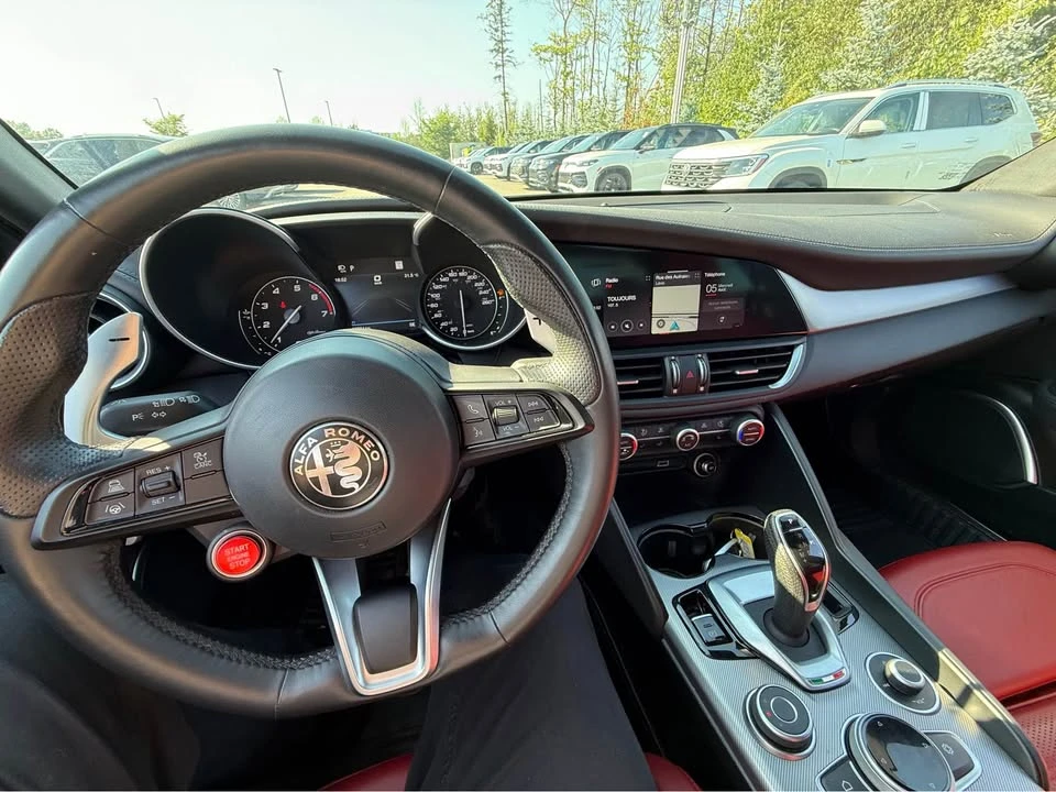2023 Alfa Romeo Giulia - Image 9 of 12