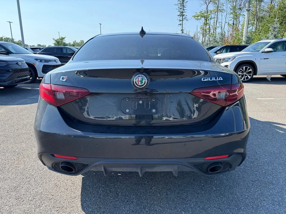 2023 Alfa Romeo Giulia - Image 5 of 12