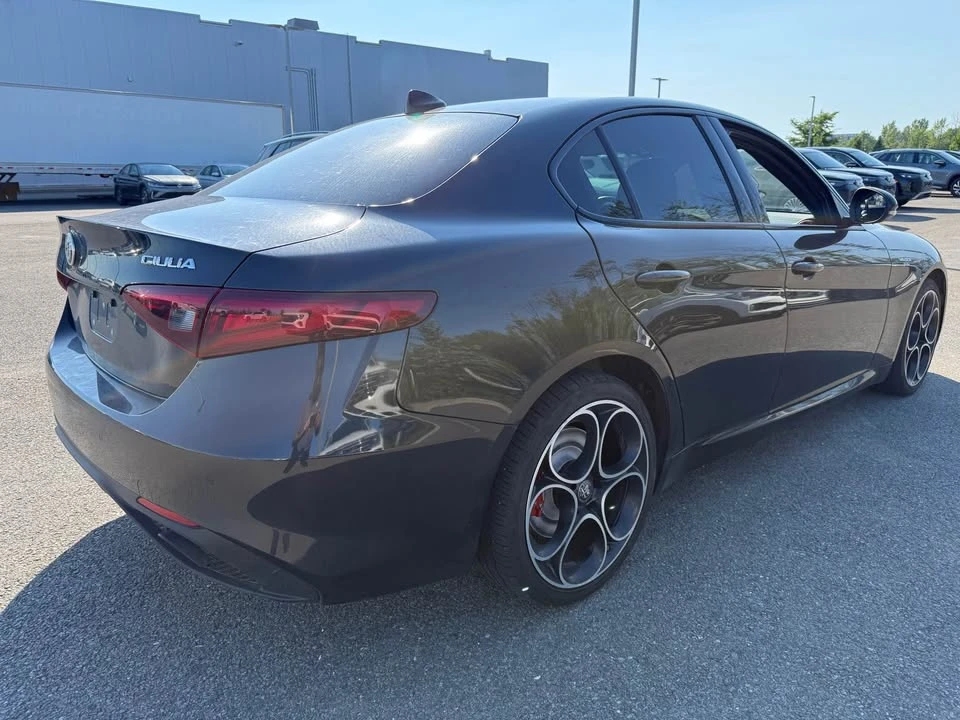 2023 Alfa Romeo Giulia - Image 4 of 12