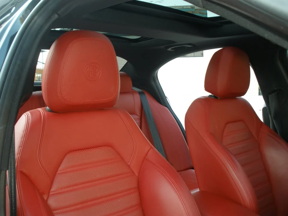 2023 Alfa Romeo Giulia - Image 17 of 20