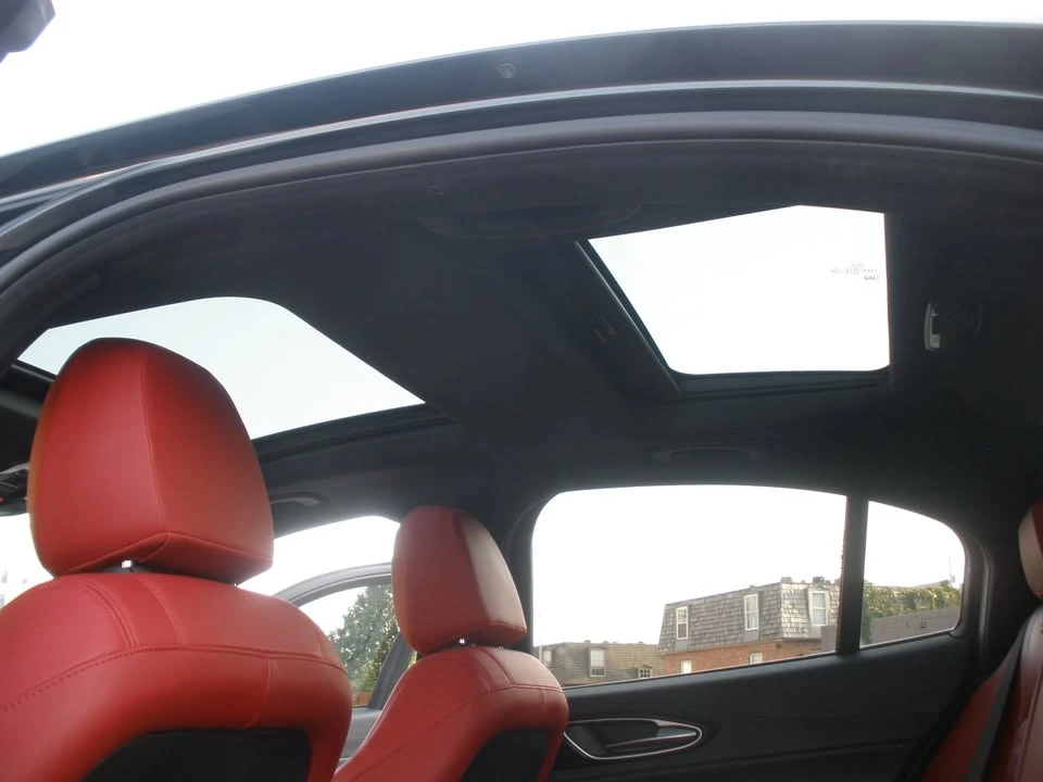 2023 Alfa Romeo Giulia - Image 15 of 20