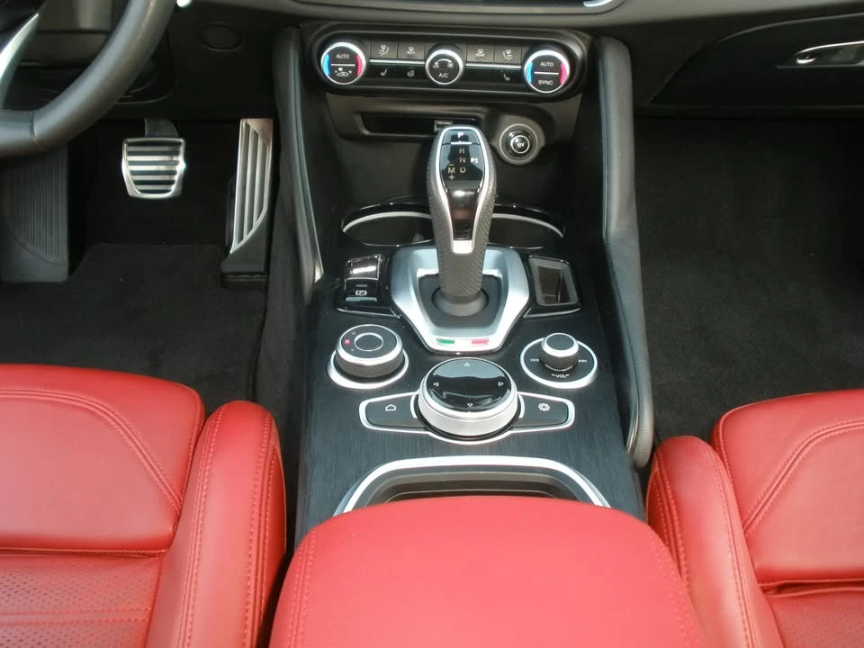 2023 Alfa Romeo Giulia - Image 19 of 20