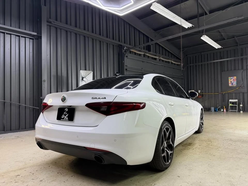 2023 Alfa Romeo Giulia - Image 9 of 20