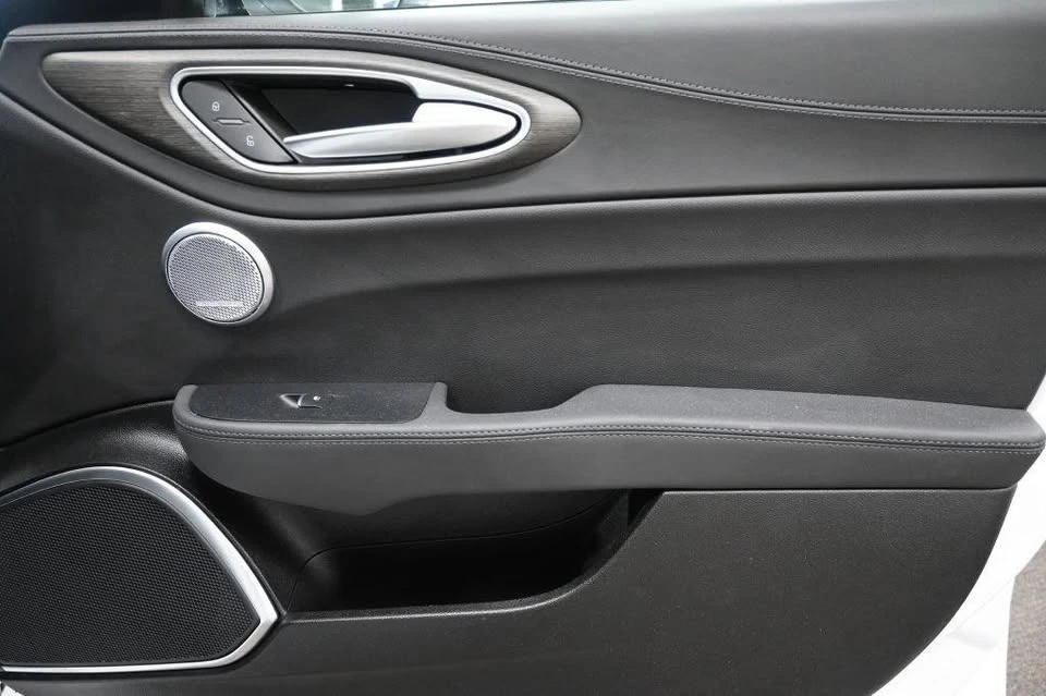 2023 Alfa Romeo Giulia - Image 20 of 20