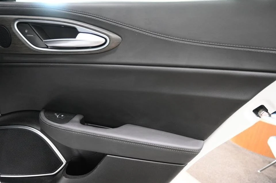 2023 Alfa Romeo Giulia - Image 18 of 20