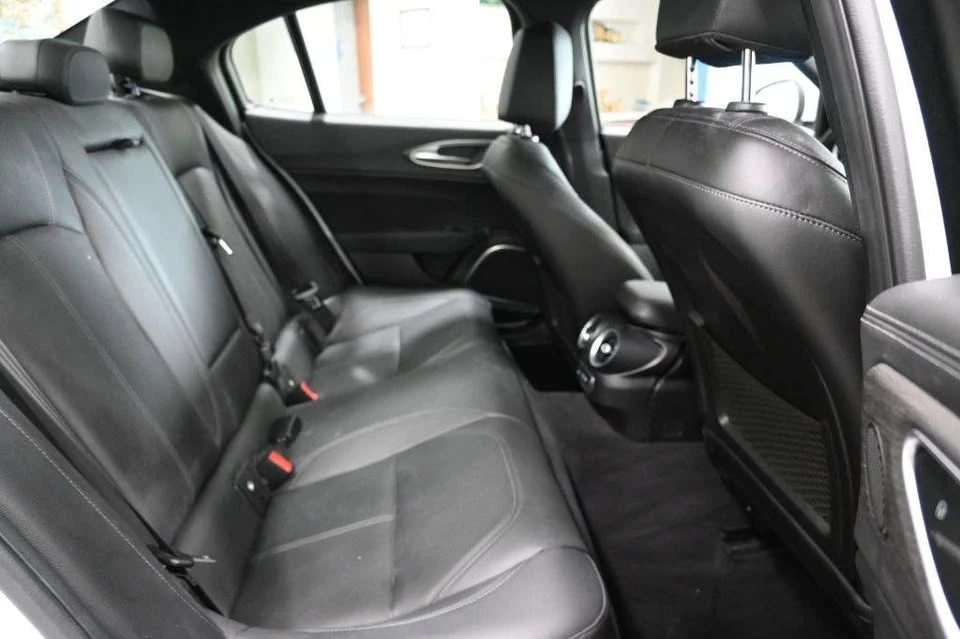2023 Alfa Romeo Giulia - Image 19 of 20
