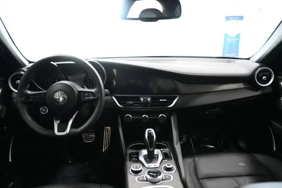 2023 Alfa Romeo Giulia - Image 16 of 20