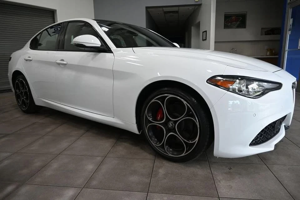 2023 Alfa Romeo Giulia - Image 7 of 20