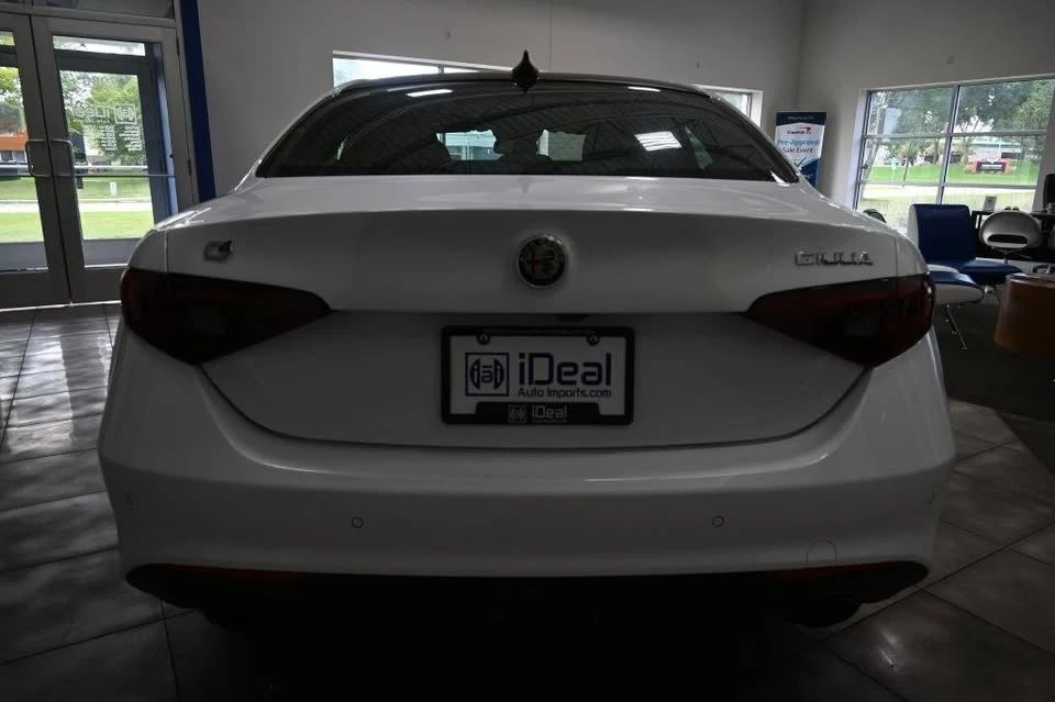 2023 Alfa Romeo Giulia - Image 4 of 20