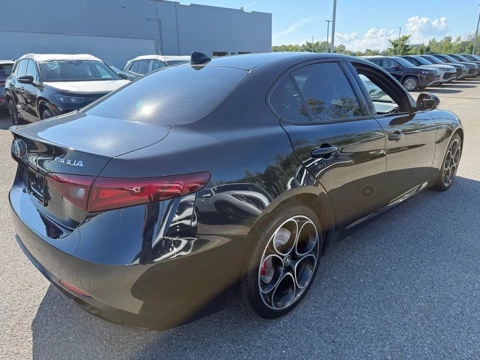 2023 Alfa Romeo Giulia - Image 4 of 12