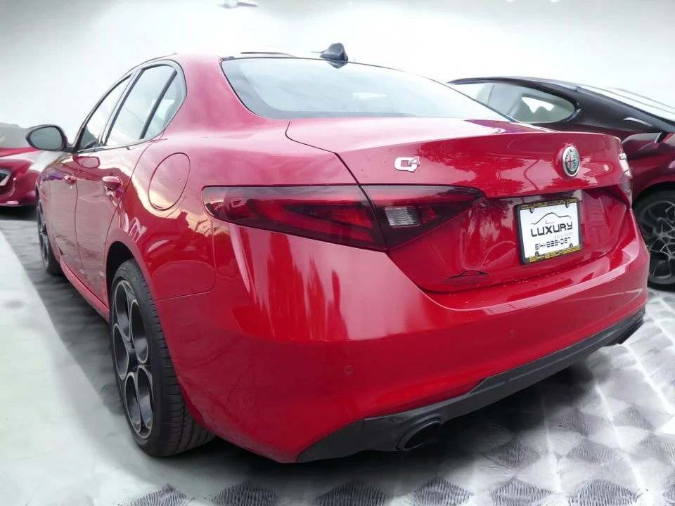 2023 Alfa Romeo Giulia - Image 8 of 20