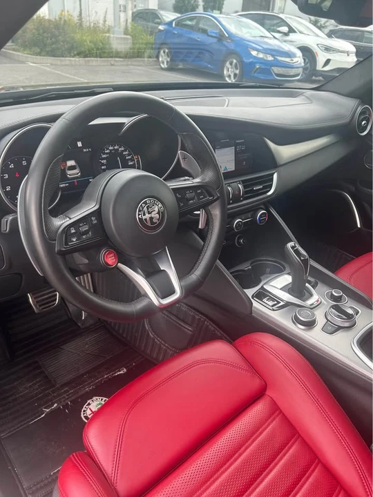 2023 Alfa Romeo Giulia - Image 8 of 9
