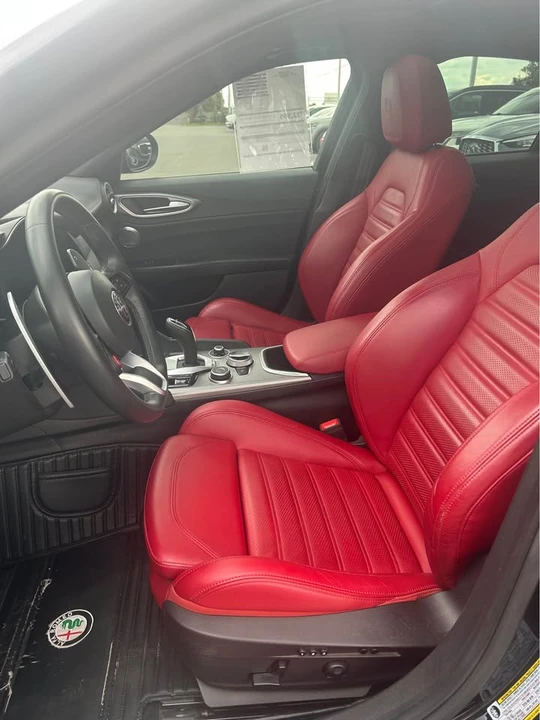 2023 Alfa Romeo Giulia - Image 7 of 9