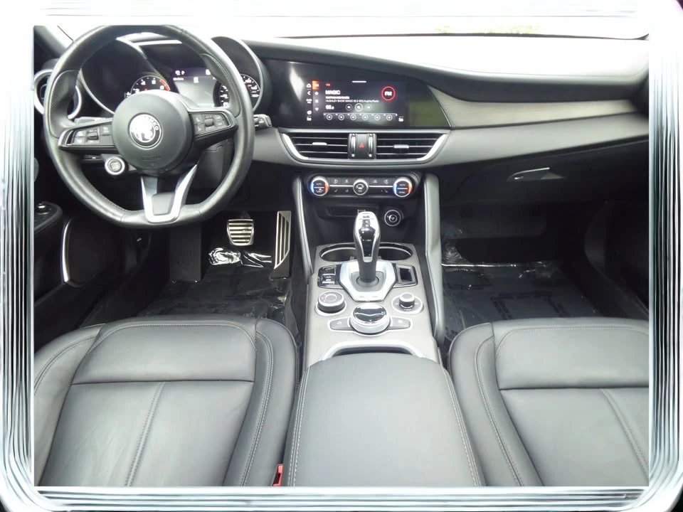 2023 Alfa Romeo Giulia - Image 13 of 20