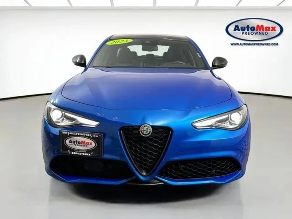 2023 Alfa Romeo Giulia - Image 2 of 20