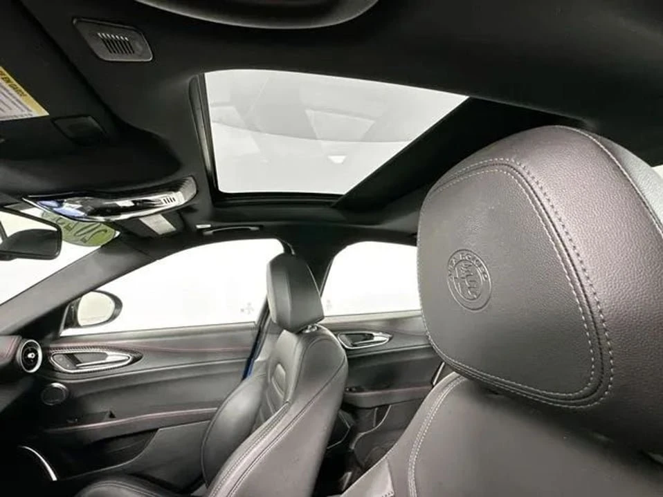 2023 Alfa Romeo Giulia - Image 14 of 20