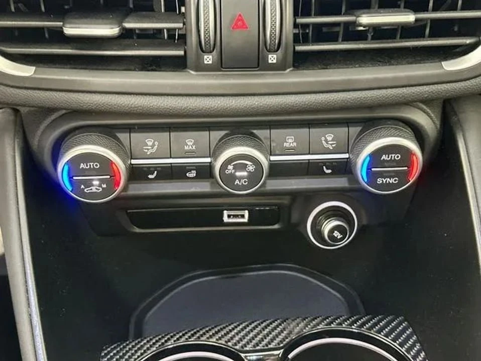 2023 Alfa Romeo Giulia - Image 18 of 20