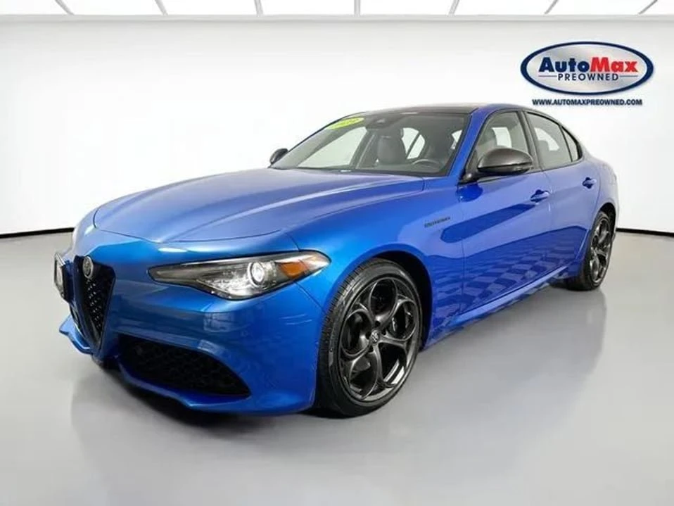 2023 Alfa Romeo Giulia - Image 3 of 20