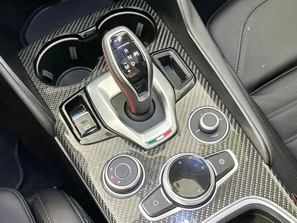 2023 Alfa Romeo Giulia - Image 19 of 20